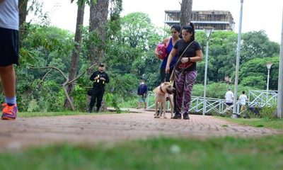 Prohíben circulación de perros sin bozal alrededor del Lago de la República