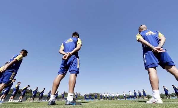 HOY / Boca Juniors realiza un minuto de silencio en honor a Maradona