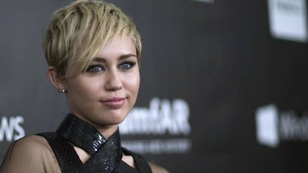 HOY / Miley Cyrus, como una locomotora con su "rock nostalgia"