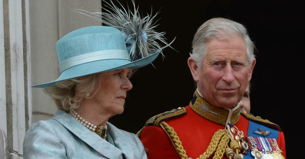 La drástica medida del príncipe Carlos para frenar el odio a Camilla por culpa de 'The Crown' - C9N