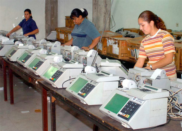 Confirma uso de 15 mil máquinas de votación en las municipales del 2021