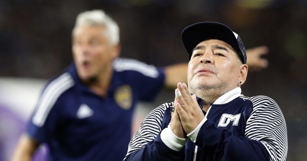 La Nación / Enfermero fue el último en ver con vida a Maradona