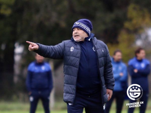 El cuerpo técnico de Maradona renuncia a Gimnasia