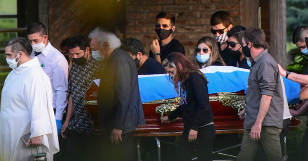 Revelan detalles de la habitación de Maradona en el momento que descubrieron el cadáver - C9N