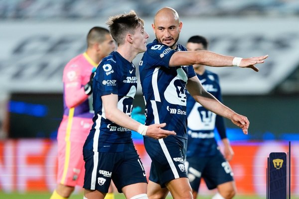 Con González e Iturbe, Pumas golpea a Pachuca en los 'cuartos'
