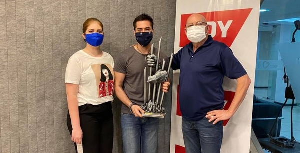 HOY / Amnistía Internacional distingue a periodista de HOY por labor comprometida con derechos humanos