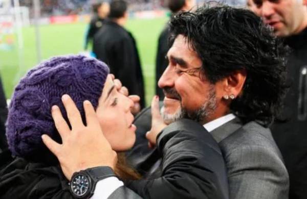 Hija de Maradona: “Por favor volveme a mirar con ese amor que se ve en la foto”
