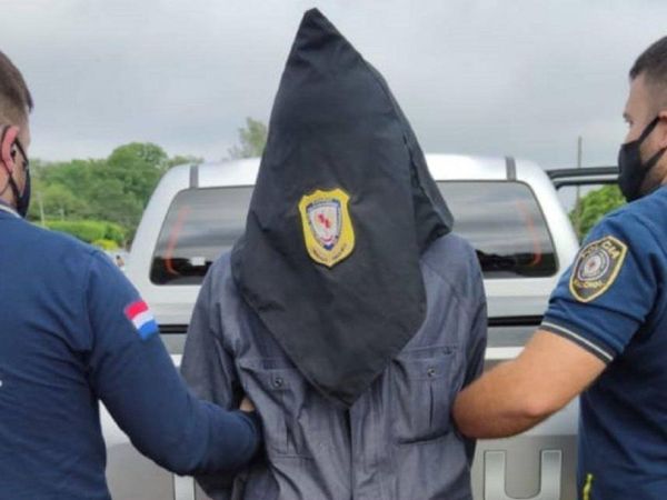 Imputan a hombre por extorsión a familia de Óscar Denis