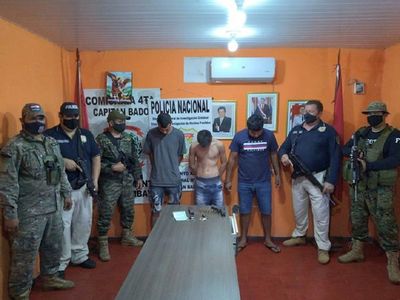 Cuatro personas aprehendidas tras enfrentamiento con la Policía Nacional
