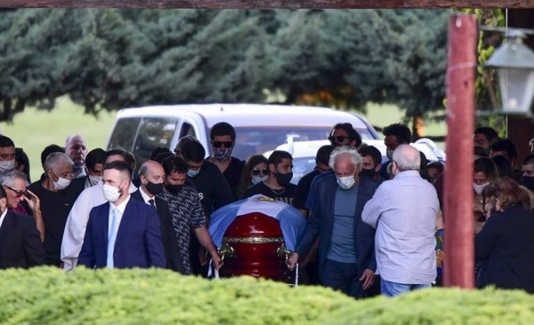 HOY / La Justicia argentina investiga si hubo negligencia en la muerte de Maradona