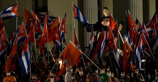 La Nación / Protesta de jóvenes artistas en Cuba sigue generando apoyo pese a disolución