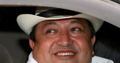 La Nación / Imputan a concejal que roció los ojos con desinfectante a un profesional de la salud