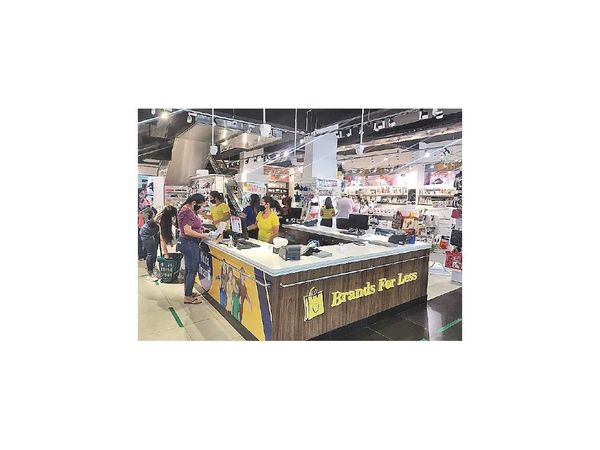 Sin aglomeraciones, se aprovecharon las ofertas en la frontera