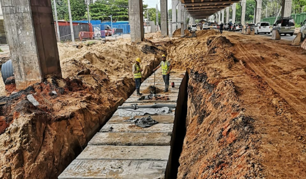 Corredor Vial: Desagüe cloacal y pluvial sobre Primer Presidente está casi terminado