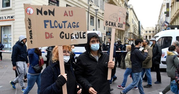 La Nación / Miles protestan contra ley de seguridad en Francia, sacudida por la violencia policial
