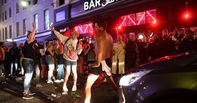 La Nación / Más de 60 detenidos en Londres en protestas contra las restricciones por el virus