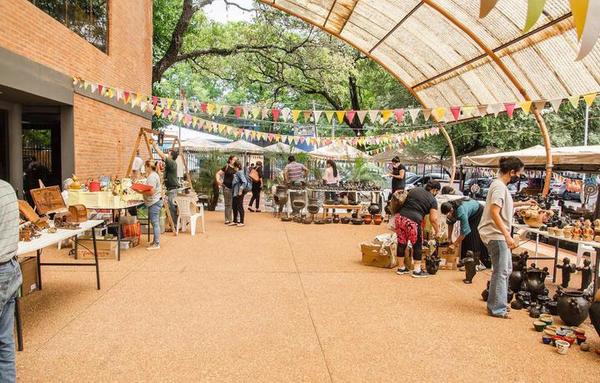 En el IPA realizan feria artesanal inspirada en la Navidad