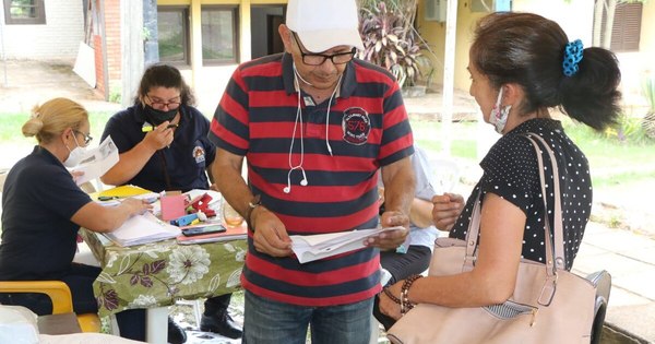 La Nación / En CDE, cien adultos mayores se inscriben por día para pensión