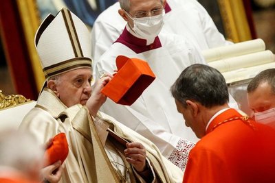 El papa nombró a 13 cardenales y les advirtió del peligro de la corrupción » Ñanduti