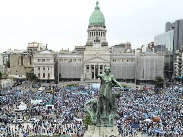 Se movilizan en Argentina contra nuevo proyecto sobre el aborto