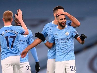Mahrez reactiva al City con un triplete