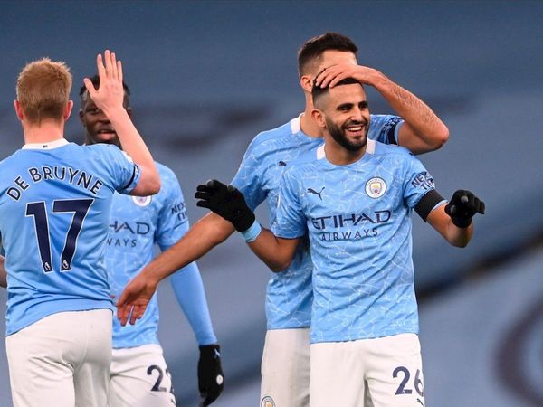 Mahrez reactiva al City con un triplete