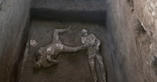 La Nación / Hallan dos víctimas de la erupción en Pompeya del año 79 d. C.