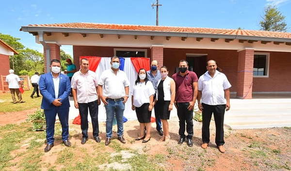 Caazapá: Inauguran aulas en el distrito 3 de Mayo - Noticiero Paraguay