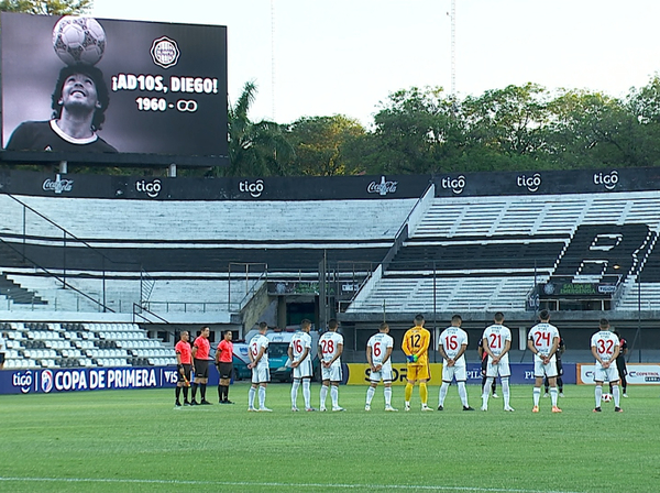 El Decano rinde homenaje a Maradona
