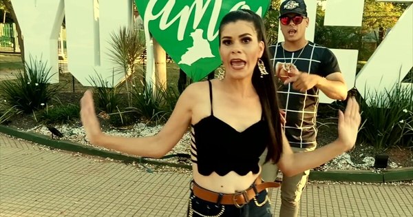 La Nación / “Meneando hasta abajo”, segundo videoclip de “Rico Comidita”