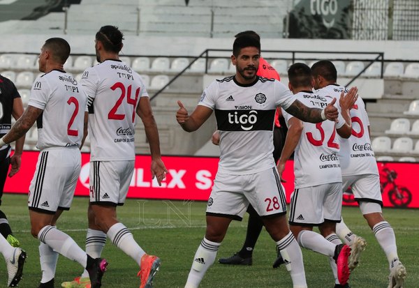 Olimpia liquida en un tiempo, toma la punta y llega afinado al clásico