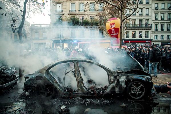 Más de 40 detenidos y de 20 policías heridos durante una protesta en París - Mundo - ABC Color