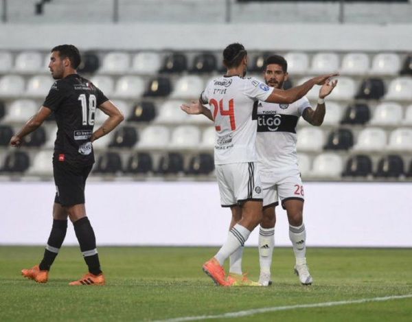 Olimpia gana, alcanza la punta y llega con confianza al clásico