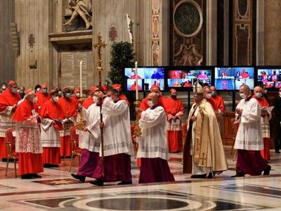 El Papa nombró a 13 cardenales y advirtió sobre la corrupción