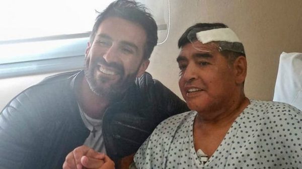 Imputan al médico de Maradona por negligencia y presunto homicidio culposo - Noticiero Paraguay