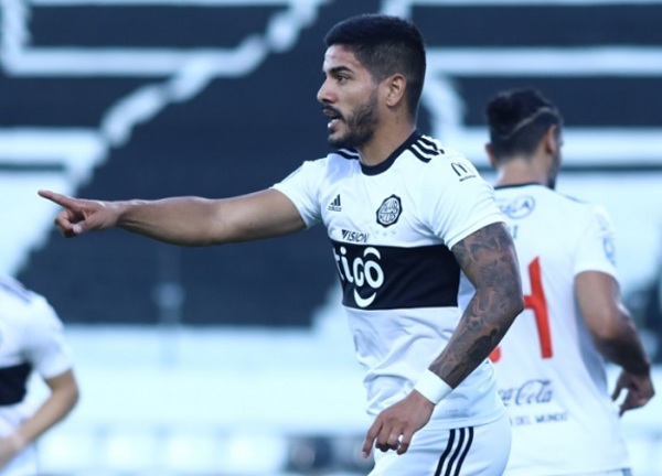 "Pollo" la rompe y piden que sea convocado