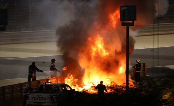 HOY / Impresionante accidente del francés Grosjean en el Gran Premio de Bahrein