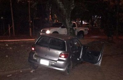 Joven fallece en accidente al chocar contra un árbol en Ciudad de Este