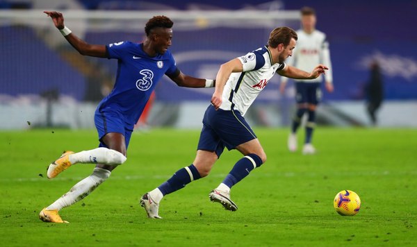 Tottenham empata ante Chelsea y se mantiene líder