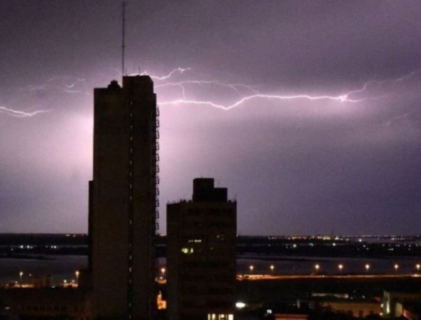 Anuncian lluvias intensas con tormentas eléctricas para esta noche - Megacadena — Últimas Noticias de Paraguay