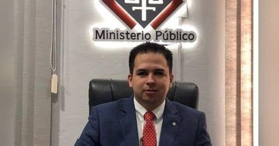 La Nación / Recibió dinero para no publicar fotos íntimas de una mujer, fue imputado por extorsión