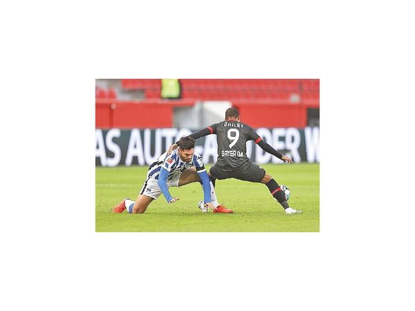 Omar Alderete fue titular, pero cambiado por lesión