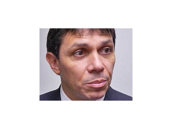 “Estamos cansados de los que benefician a estudios jurídicos”