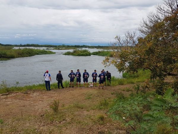 Continúan los trabajos para el rescate de la cuarta persona arrastrada por el río Paraná en Ayolas » Ñanduti