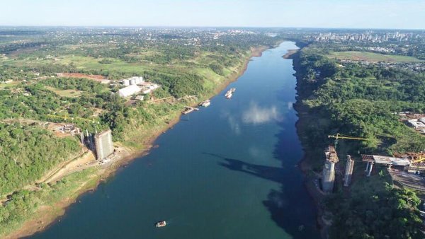 Presidentes de Paraguay y Brasil verificarán obras del Puente de la Integración