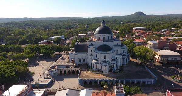 La Nación / En misa de Caacupé instan a valorar el sacrificio de Jesús en la cruz