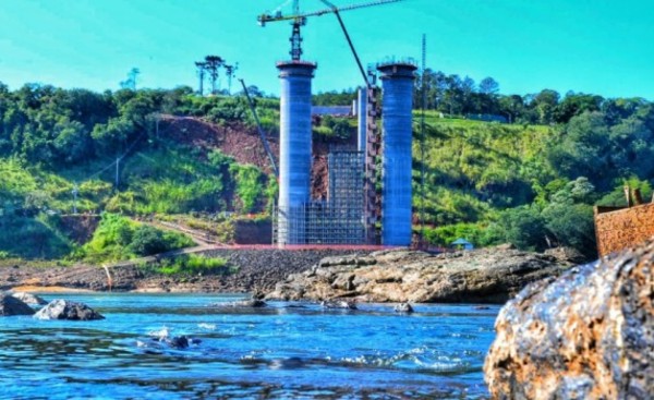 Mario Abdo y Bolsonaro verificarán obras el Puente Integración