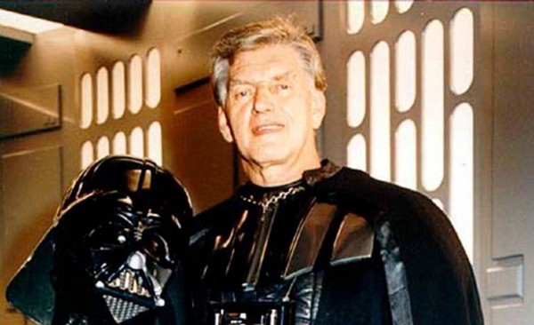 HOY / Muere Dave Prowse, el actor que interpretó a Darth Vader