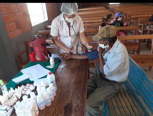 Comunidades indígenas chaqueñas reciben asistencia médica | .::Agencia IP::.