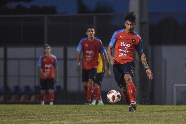 ¿Quién será el lateral izquierdo? El gran drama de Cerro para el clásico